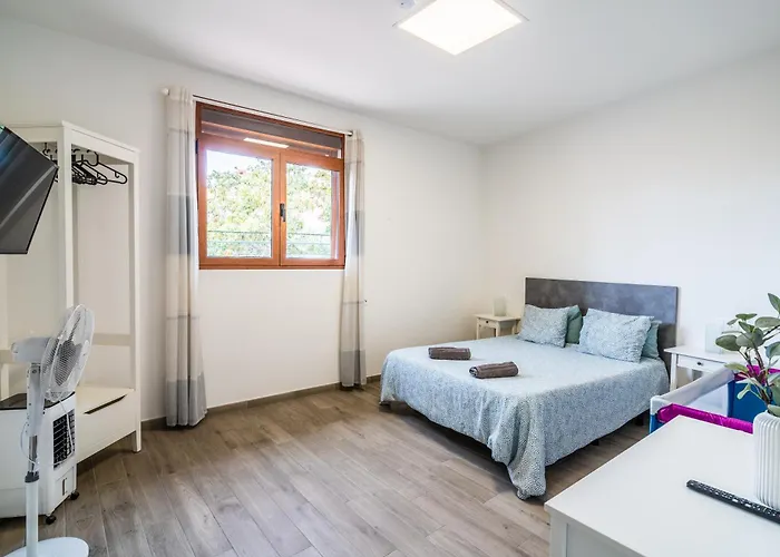 El Puente Holiday Home-Ii 8,1Kms Airport