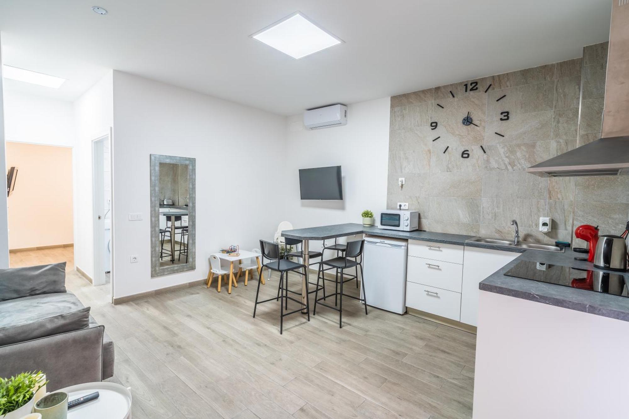 El Puente Home-ii 8,1kms Airport Apartment *
